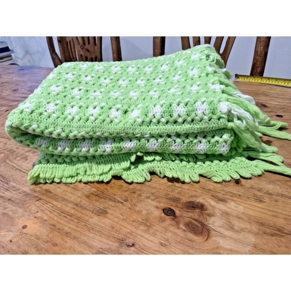 VTG Crochet Granny Square Blanket Green White Fringe Cottage Grandma 83X63 In